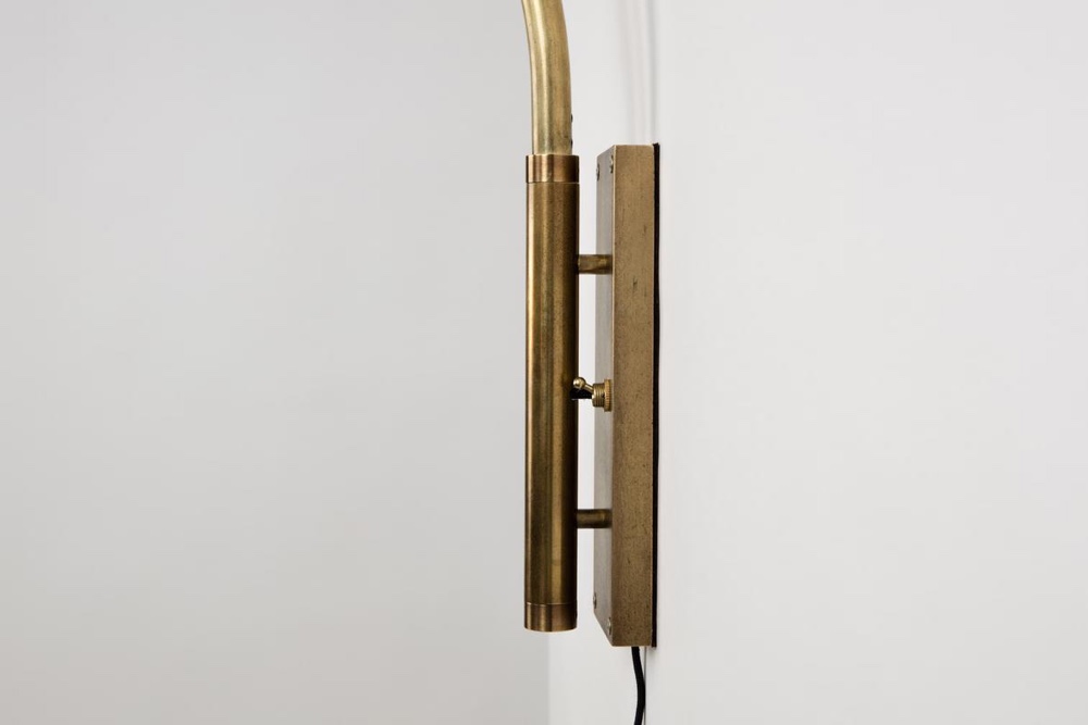 Detailshot of the Contour Wall Lamp