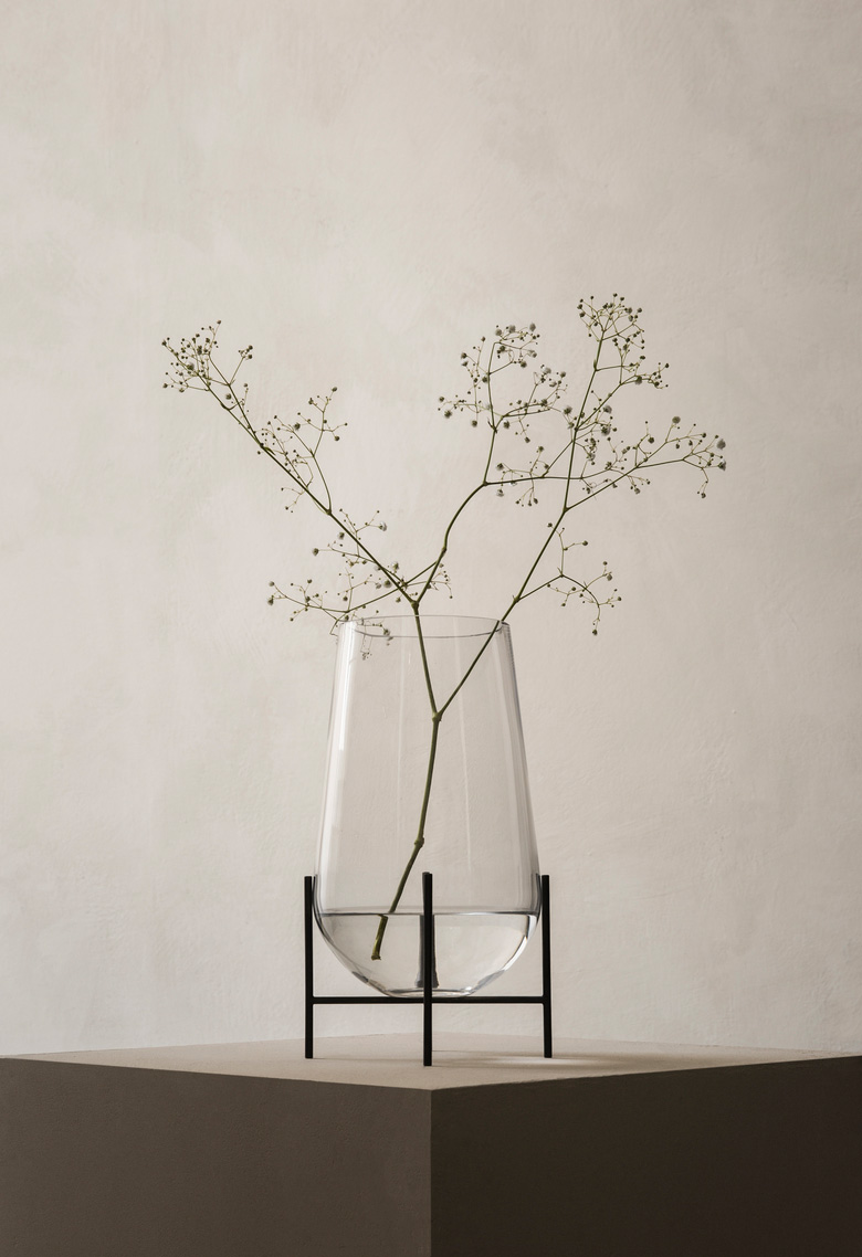 Aesence | Echasse Vase by Menu