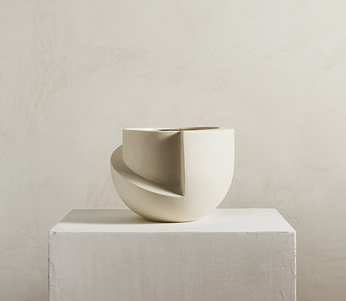 Aesence | Sculptural Objects by Light and Ladder