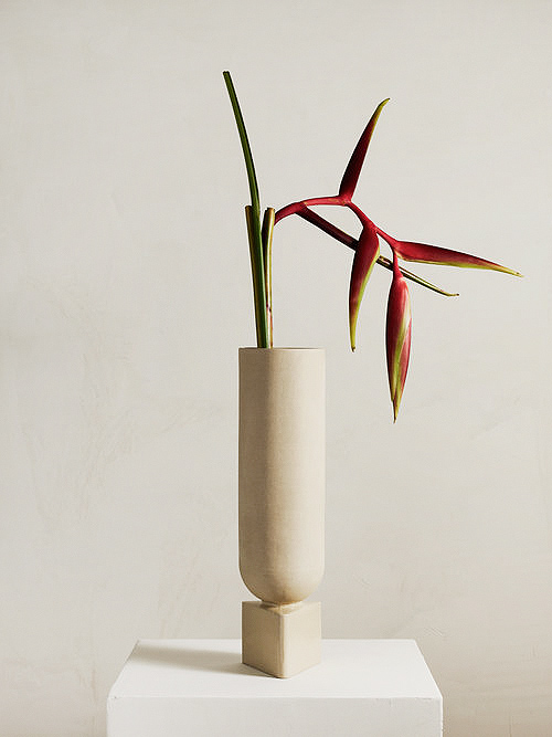 Minimalist sculptural vase by Light&Ladder