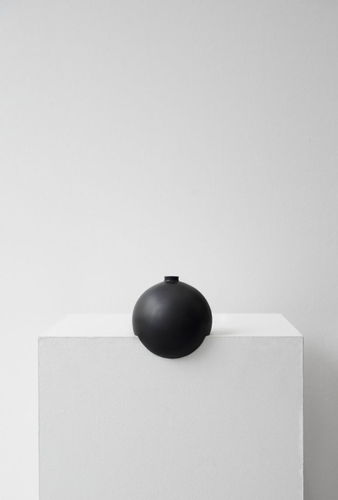 Aesence | Tumbl Vase by Falke Svatun