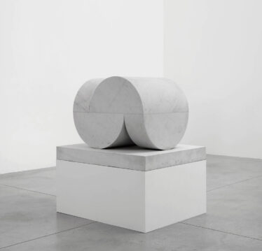 Minimalist sculpture | Sergio de Camargo via Aesence Directory for minimalist aesthetics