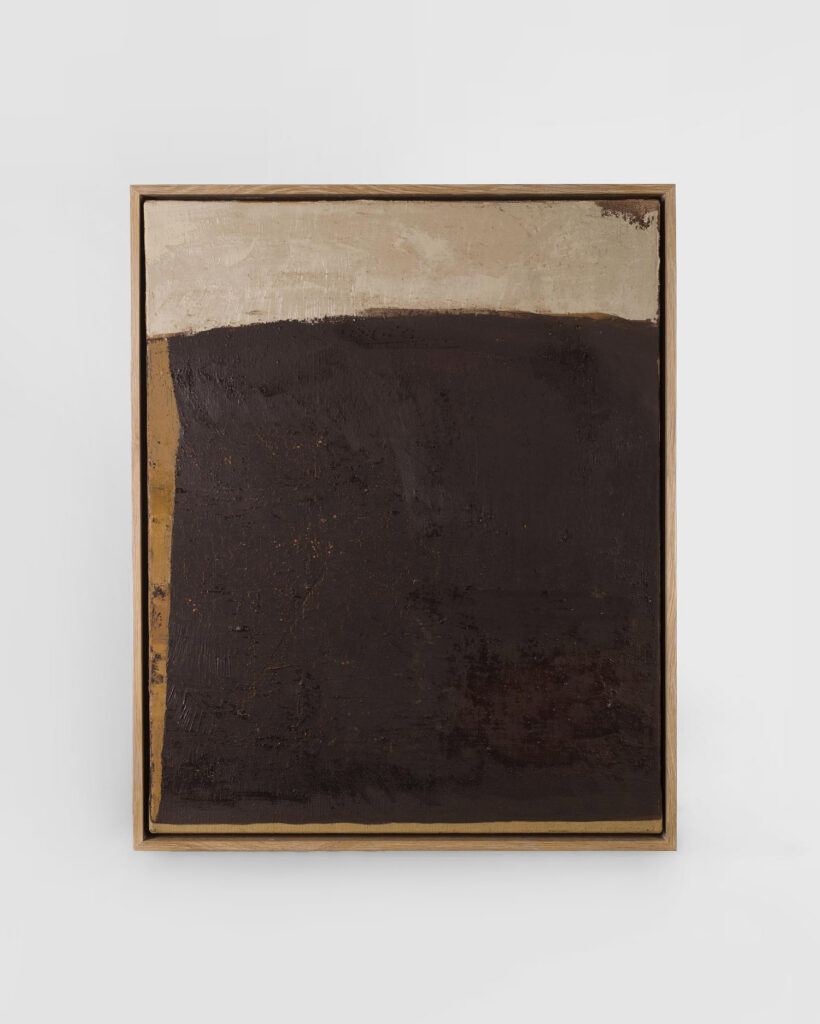 ‘Pot Kettle Black’ by Deborah Tarr. Cadogan Contemporary has represented Debroah Tarr in London for over twenty years. © Image via Cadogan Gallery