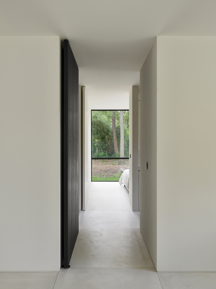 Minimalist Interior Design by Gosseye + Verbeke
