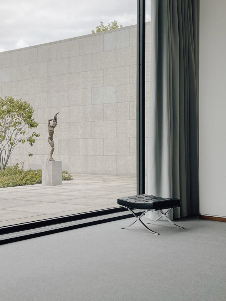 Detail shot of the interiors of the Neue Nationalgalerie with the Barcelona Ottoman