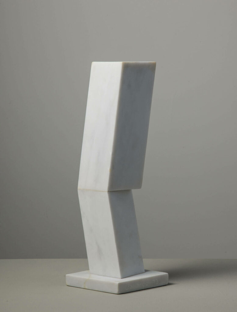 Minimalist sculpture | Sergio de Camargo via Aesence Directory for minimalist aesthetics