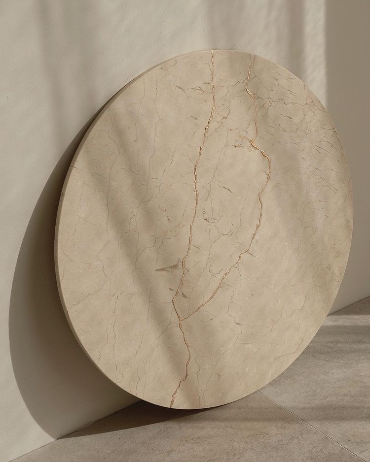 Minimalist art by Barcelona based artist Carla Cascales Alimbau - Kintsugi, marble sculpture.