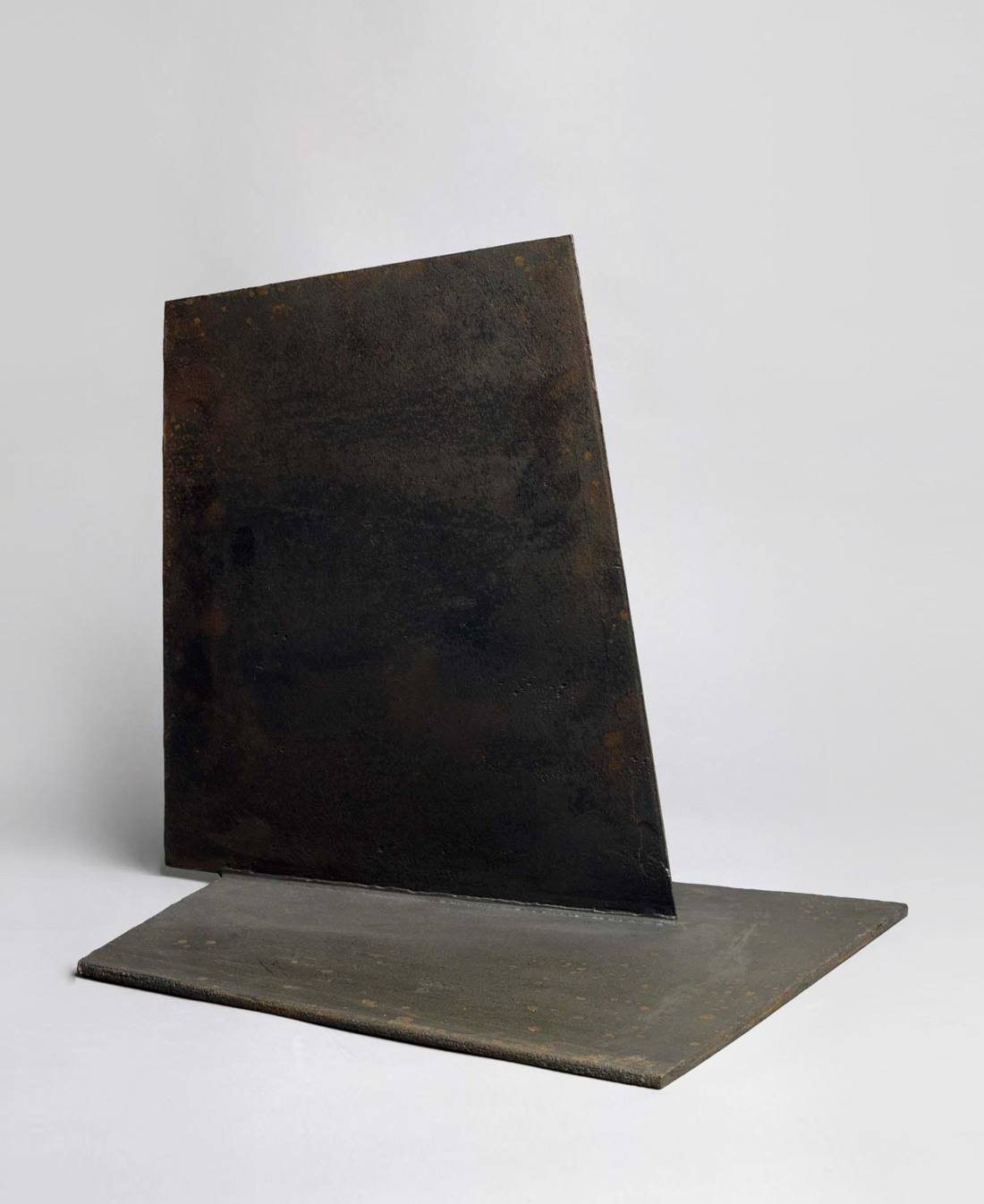 Minimalist sculpture by Jorge Oteiza – Unidad mínima