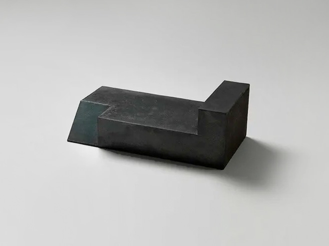 Enric Mestre, About the Geometric Passion, 08 x 31,5 x 40 cm, Stoneware with calcined clay, decorated with engobe and glaze, 2007