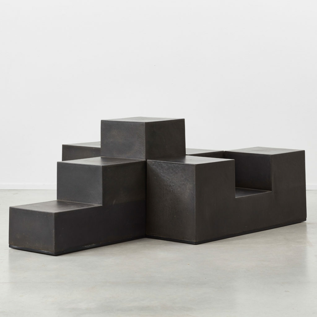 Black Gli Chess series by Mario Bellini