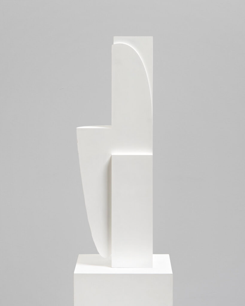 Minimalist sculpture by José Gabriel Fernández
