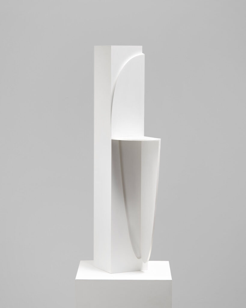 Minimalist sculpture by José Gabriel Fernández