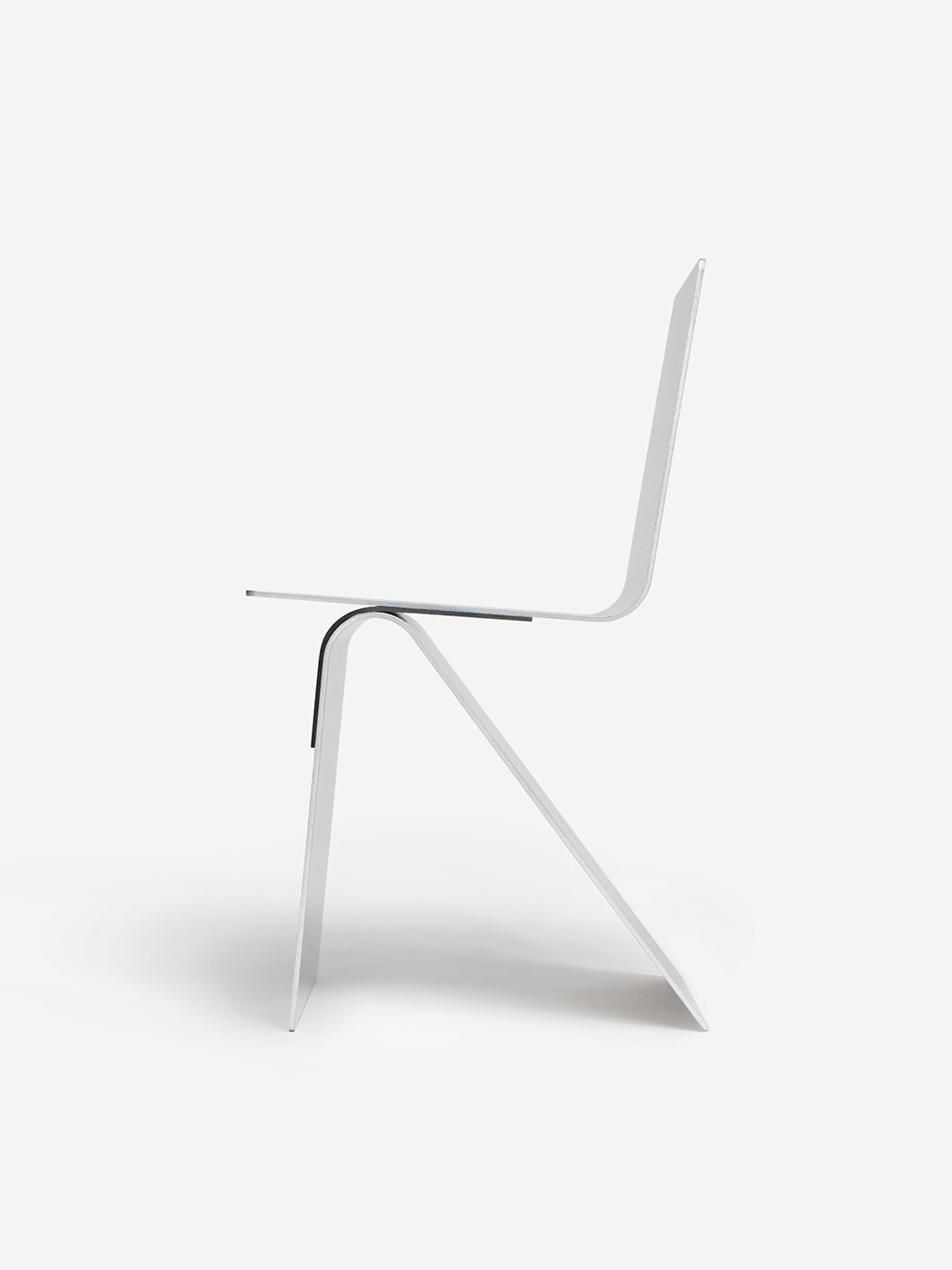 Minimalist Aluminium Chair by Leon Ransmeier | Aesence