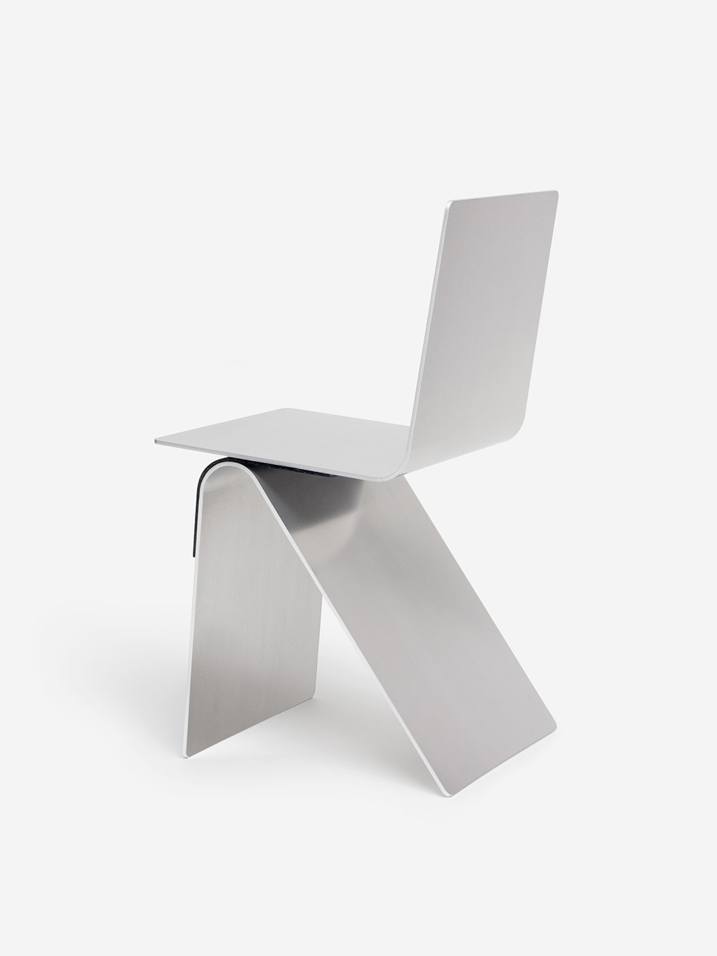 Minimalist Aluminium Chair by Leon Ransmeier | Aesence