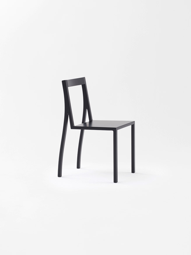 Black minimalist Heel Chair designed by Nendo | Aesence
