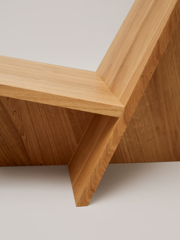 Detailshot of the Crooked Dining Chair by Nazara Lázaro
