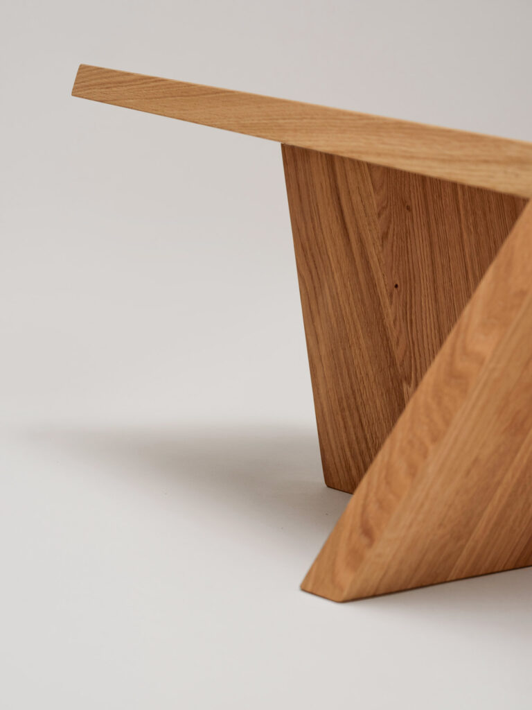 Detailshot of the Crooked Dining Chair by Nazara Lázaro
