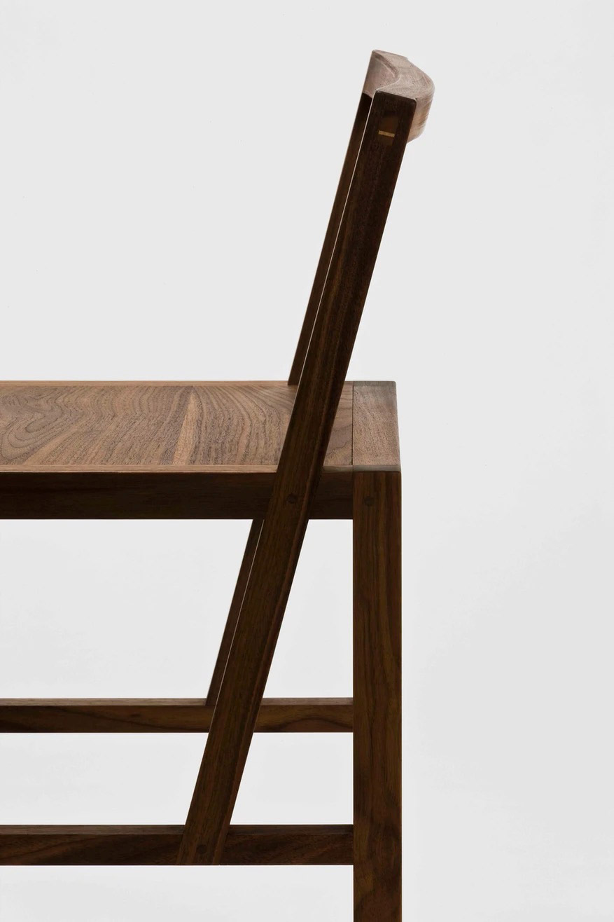 Minimalist Chair Design by Bahk Jong Sun