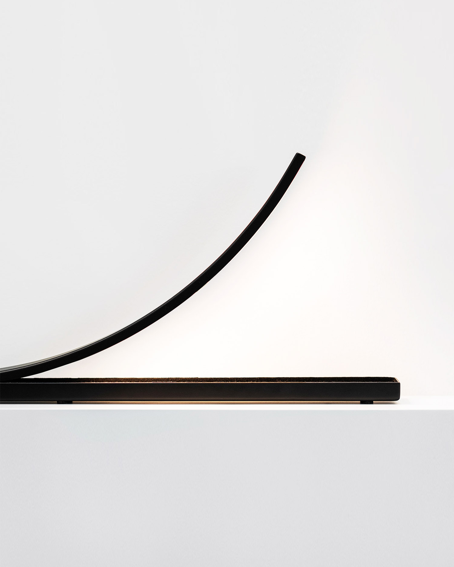 Minimalist Lamp "Dubious" by Nissa Kinzhalina