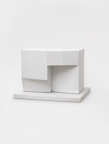 Sergio Camargo, Untitled, 1979, Carrara marble, 33.5 × 47 × 38 cm, Photo via Galeria Raquel Arnaud