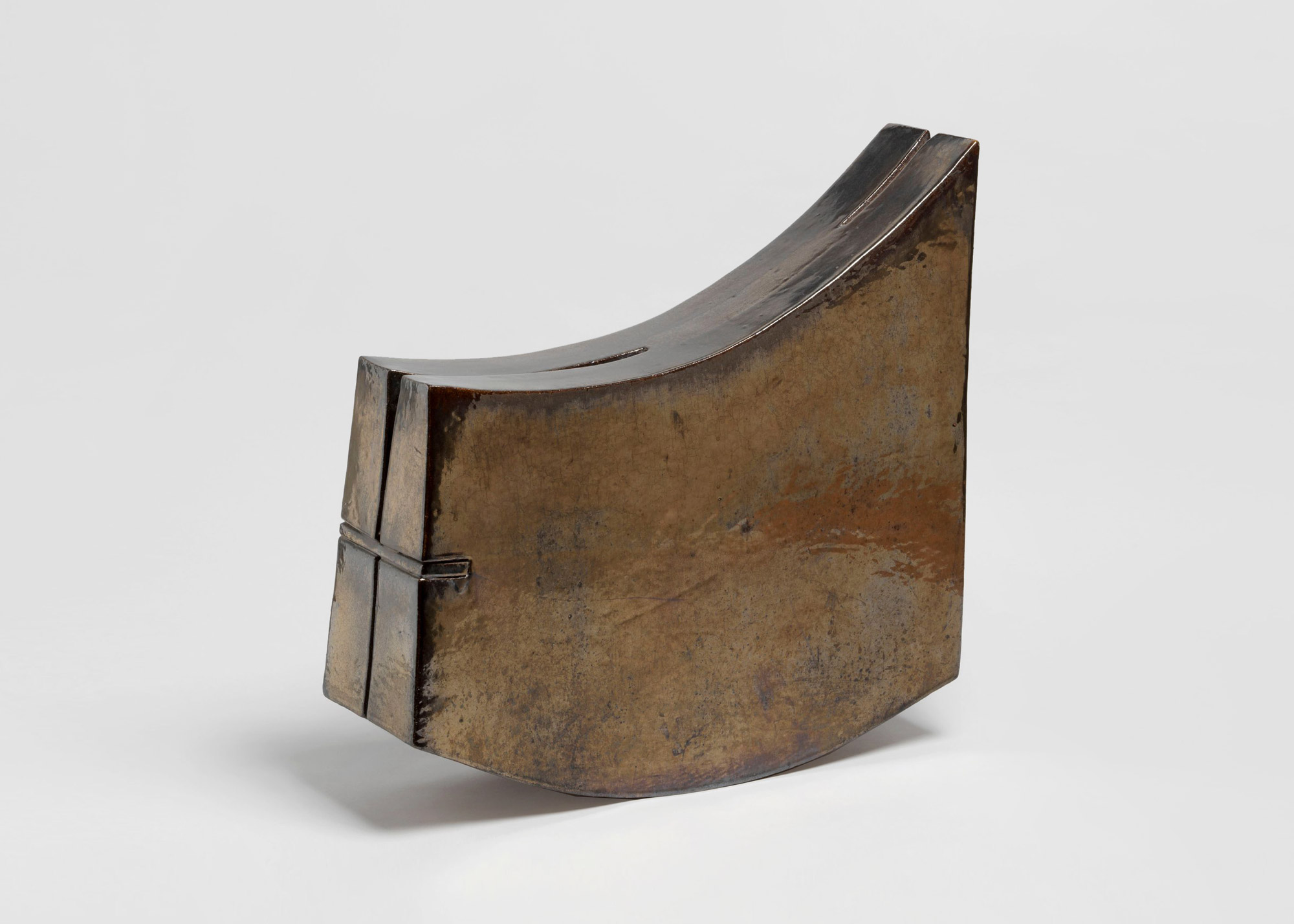 Gordon Baldwin, Rocking Piece, 1971, Earthenware, 49 × 50 × 14 cm