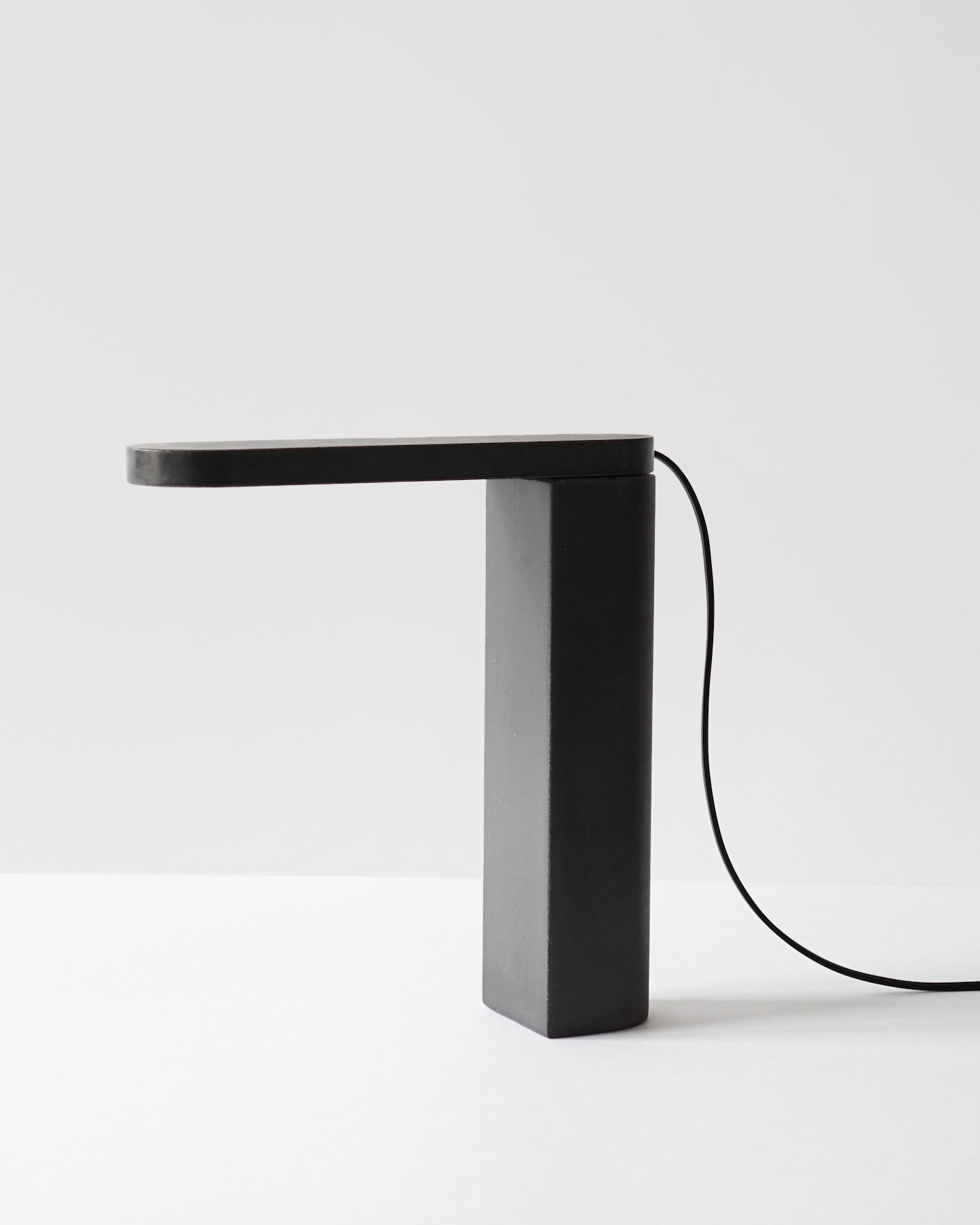Minimalist Table Lamp "Möja" by Leonard Kadid