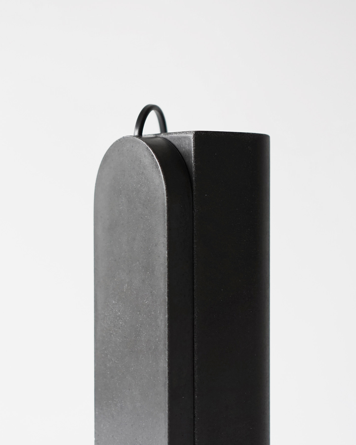 Detail of the Minimalist Table Lamp "Möja"