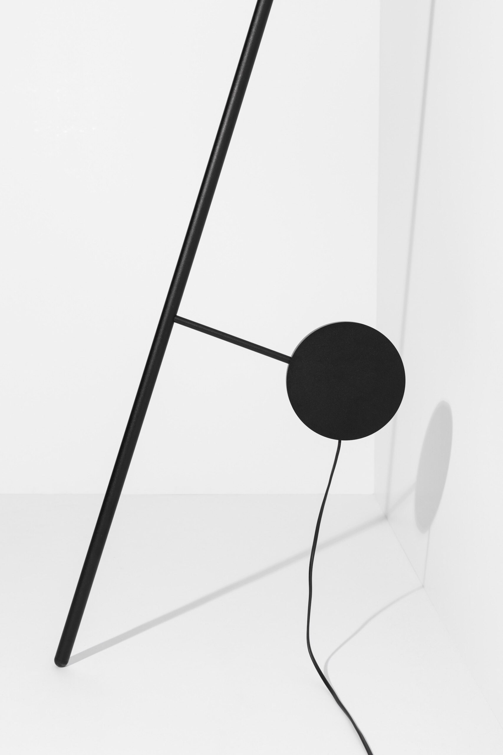 Minimalist Floor lamp "LOT" by FOOLS GOLD | Aesence