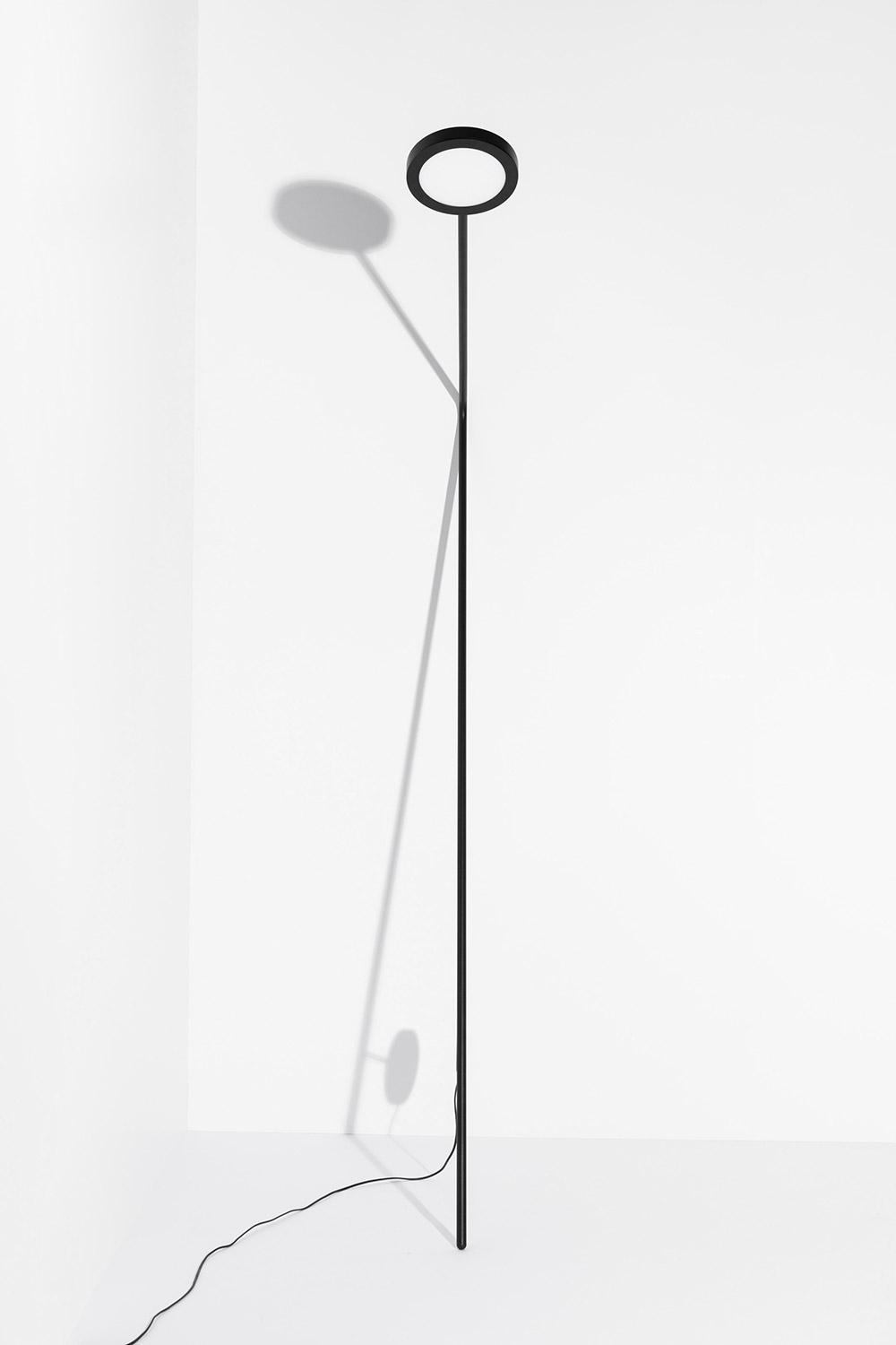 Minimalist Floor lamp "LOT" by FOOLS GOLD | Aesence