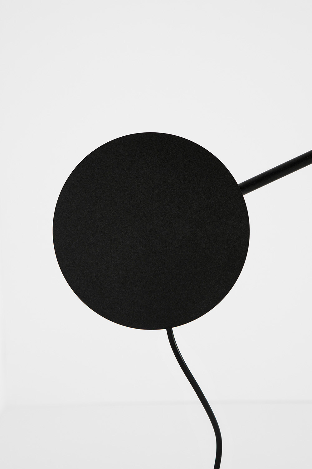 Minimalist Floor lamp "LOT" by FOOLS GOLD | Aesence