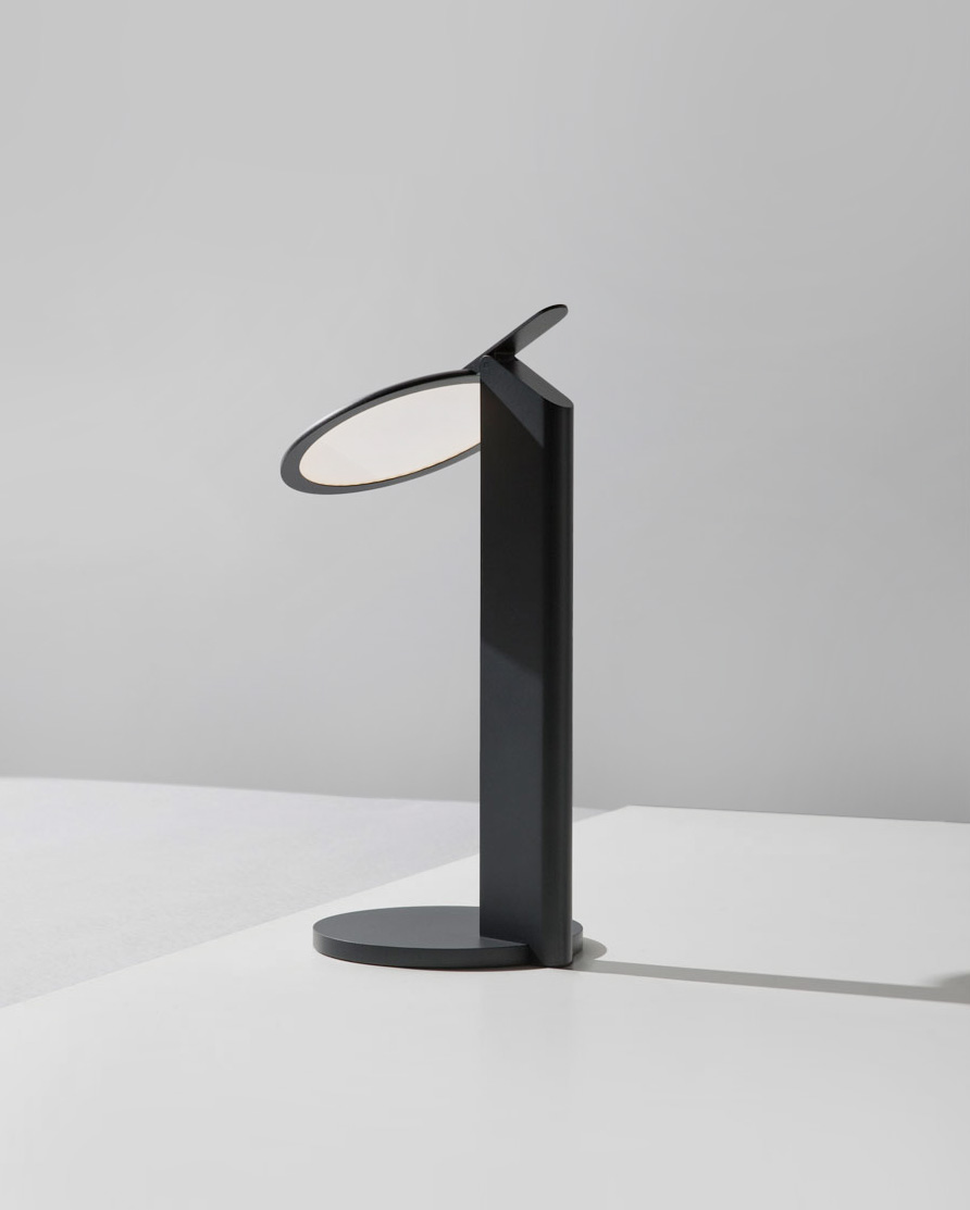 Minimalist Nod Light by Simon Frambach | Aesence