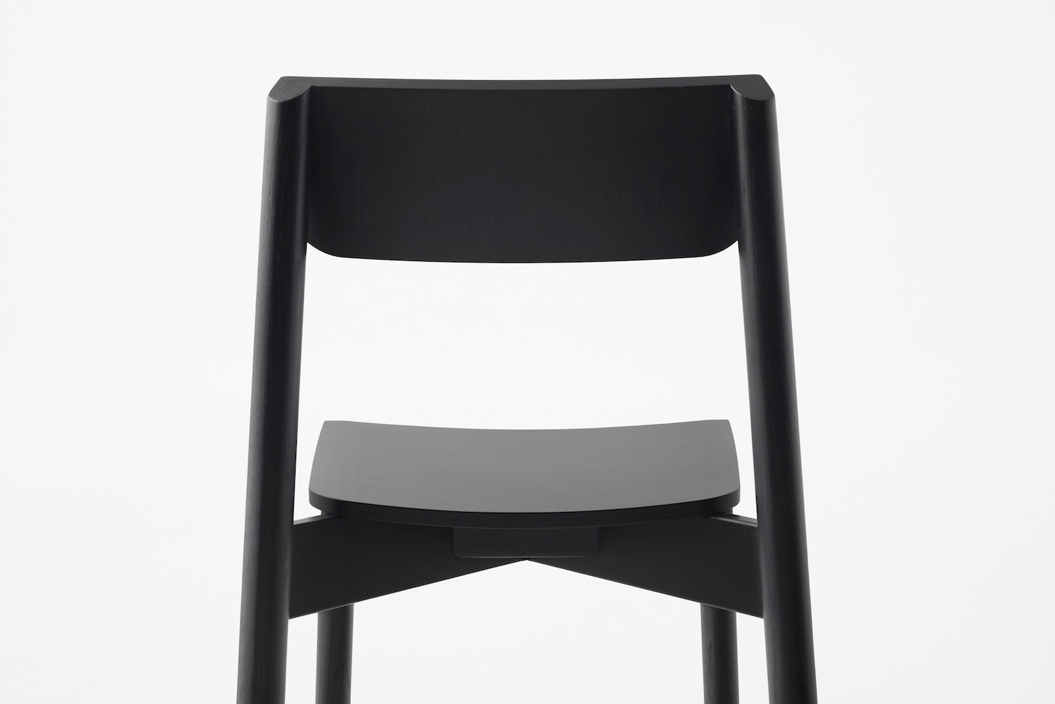 Minimalist Blade Chair by nendo