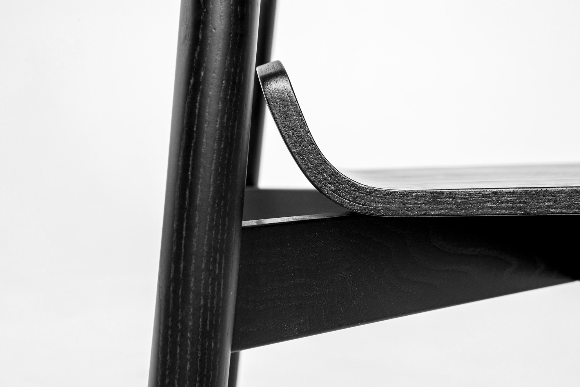 Minimalist Chair Wox by Pavel Vetrov