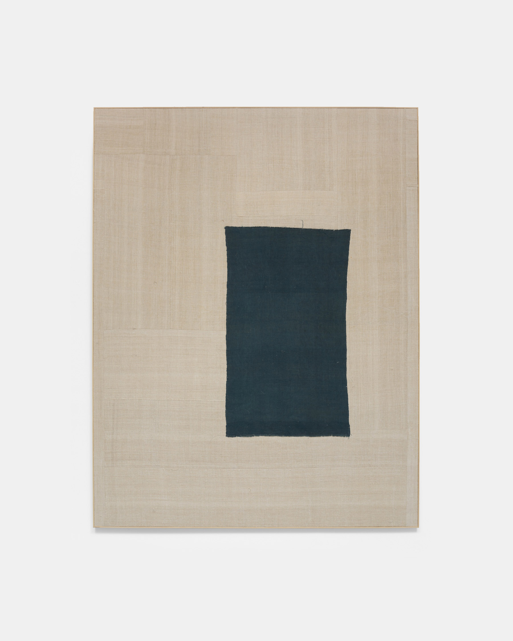 Lawrence Calver, Dusky, 2020, Dye and clay on stitched linen, ca. 323 x 251 cm © The Artist, Image Courtesy Simchowitz Gallery