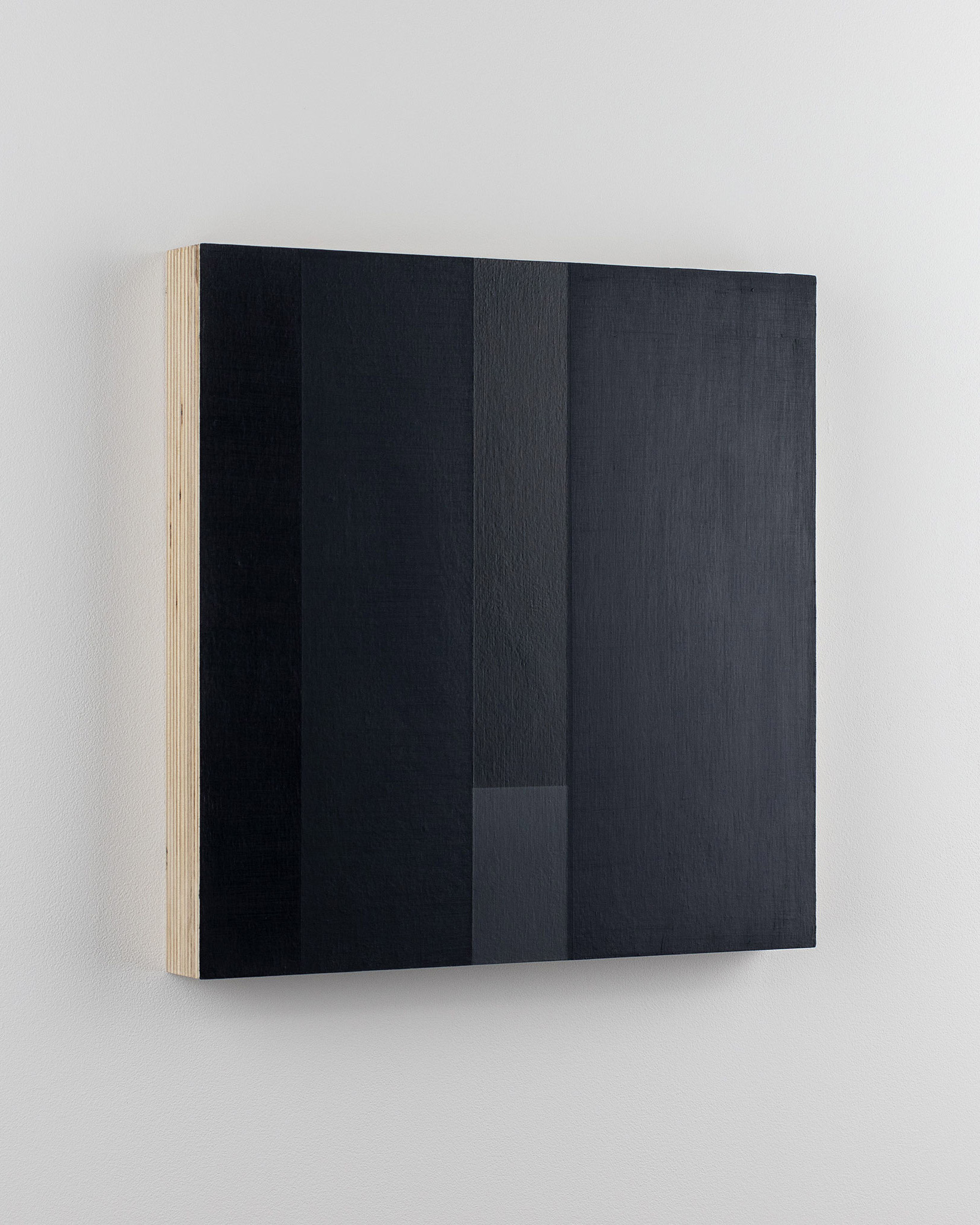 Yvonne Willemse, D11-02, 2021, oil on birch plywood 26 x 26 x 3 cm © The Artist