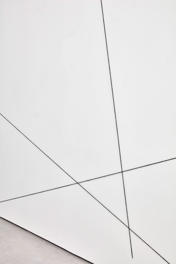 Fred Sandback at Galería Cayón Madrid
