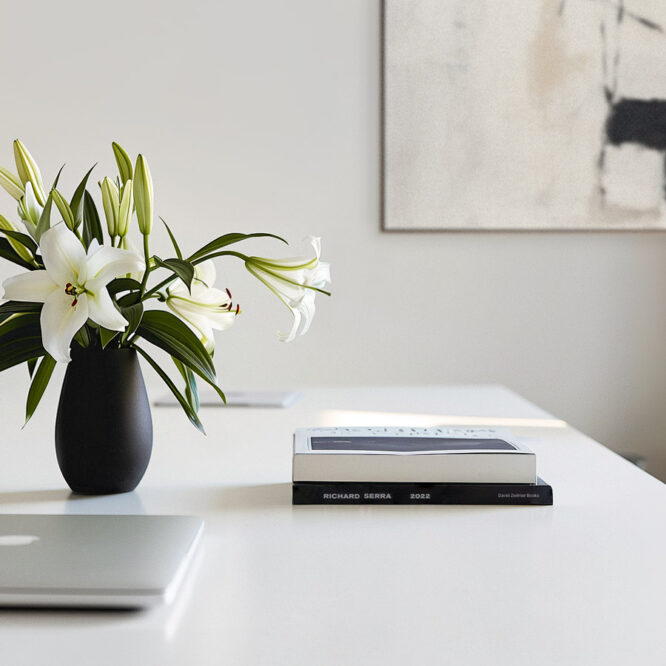 Aesence Office | Communicating Minimalist Aesthetics