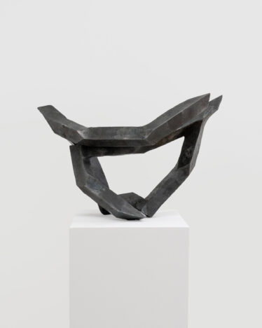 Robert Schad, Mons, 2024, Square Steel, 44 x 58 x 37 on view at Galerie Friese Berlin, 07.24 - 08.24 © Photography by Sarah Dorweiler / Aesence