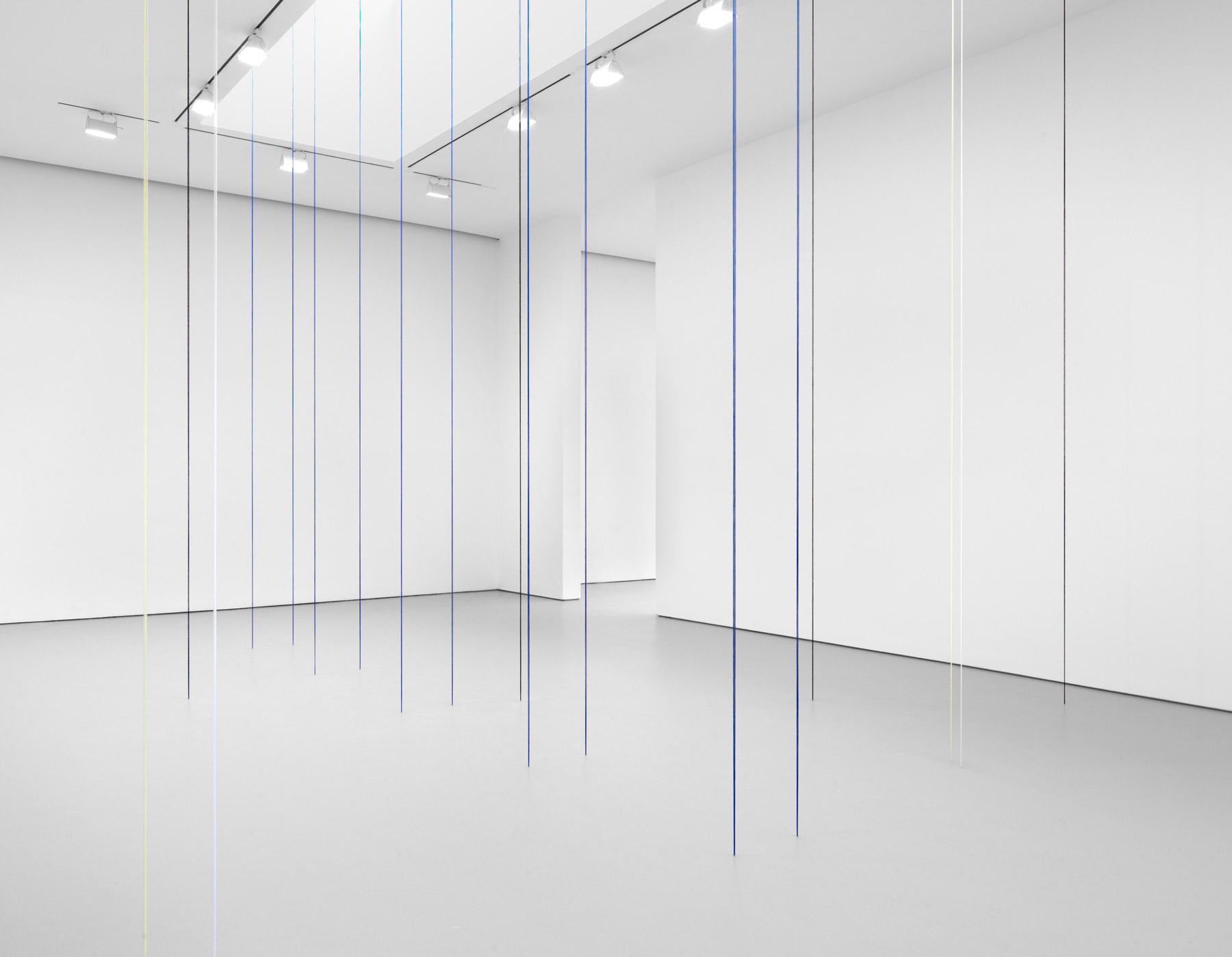 Fred Sandback, Untitled (Sculptural Study, Eighteen-part Architectonic Vertical Construction), 1987/2018
© 2025 Fred Sandback Archive, Courtesy Fred Sandback Archive and David Zwirner