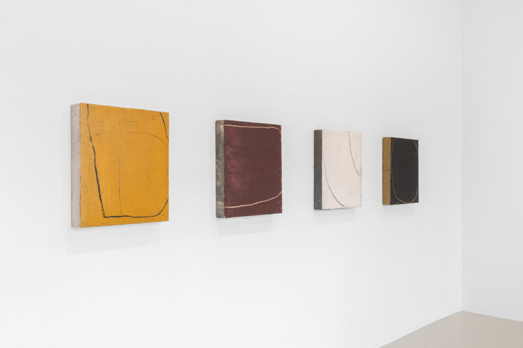 Installation view of Enrich R.’s solo exhibition ‘Abstract Problems’ at Circle Culture Gallery Berlin, 2025. Photography Sarah Dorweiler / Aesence