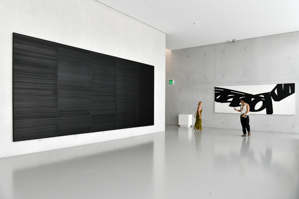 Exhibition View of Pierre Soulages – La Rencontre at Musée Fabre, 2025 © The Artist, Image Courtesy Musée Fabre de Montpellier Méditerranée Métropole