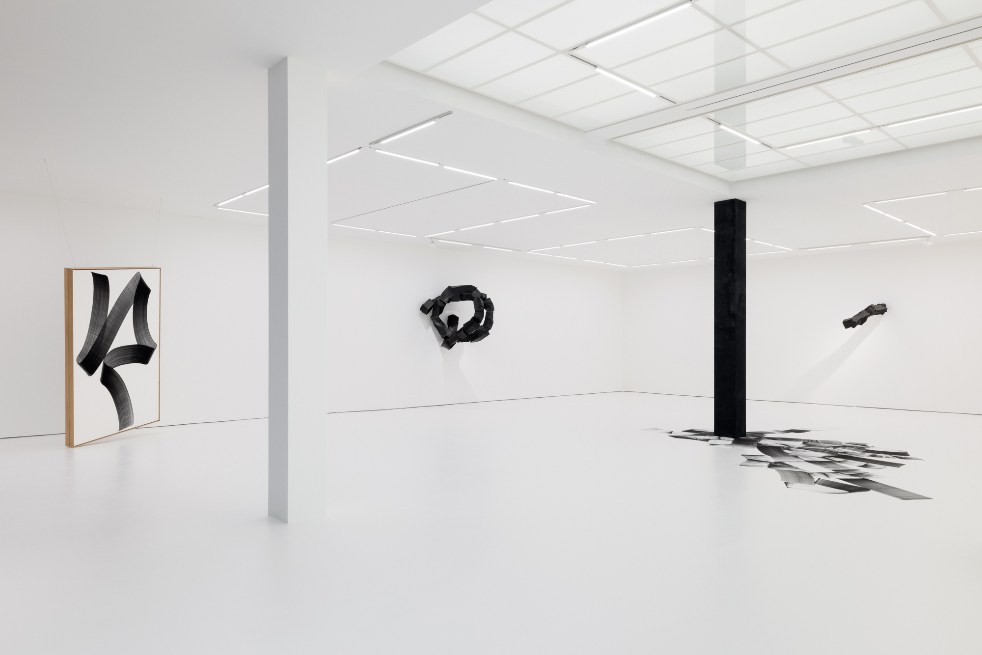 Exhibition view: Lee Bae, Syzygy, Esther Schipper, Berlin, 2025 Courtesy the artist, Johyun Gallery and Esther Schipper, Berlin/Paris/Seoul, Photo © Andrea Rossetti