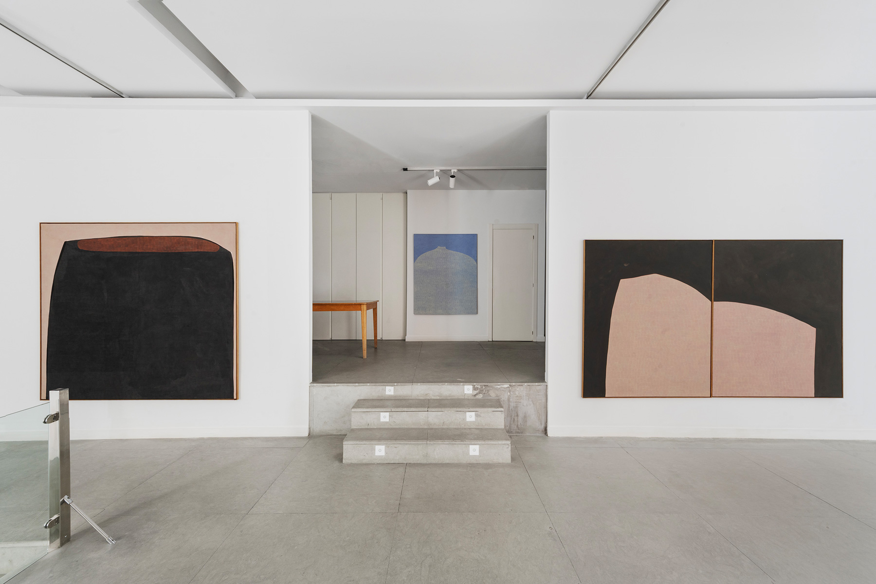 Installation View of Maru Quiñonero "CASA VACÍA" at Alzueta Gallery Madrid, 2025 © The Artist, Image Courtesy Alzueta Gallery Madrid