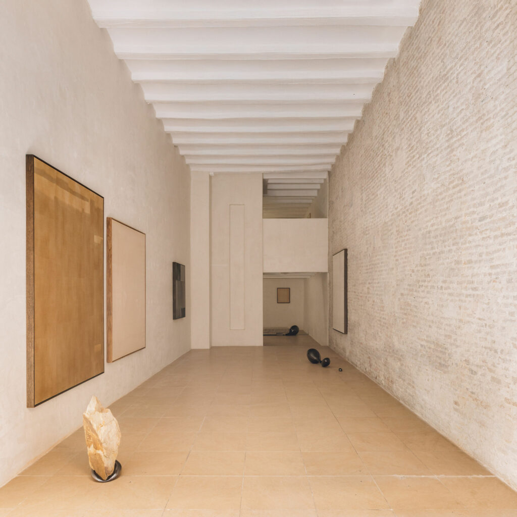 Installation View of Gary Kuehn and Morgan Stokes at Richeldis Fine Art Barcelona, 2025 © The Artists, Image Courtesy Richeldis Fine Art Barcelona