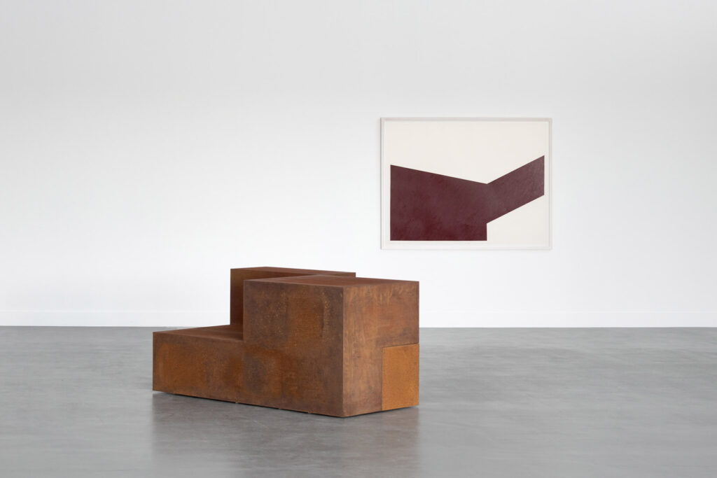 Riki Mijling, E.S., 2019, Cor-ten steel, two identical elements, each measuring 172 x 86 x 86 cm, and Image 21-01, 172.5 x 133 cm, graphite on paper, courtesy of Galerie Floss & Schultz. Photo: Jens Gerber.