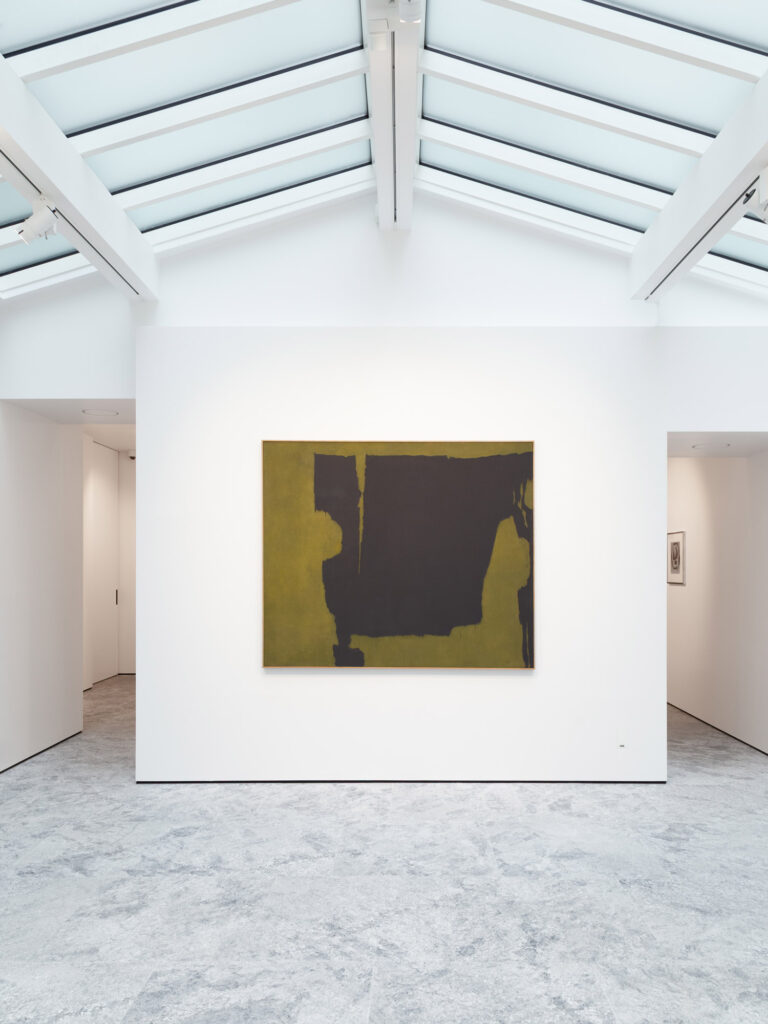 Installation View of ' La peinture contenue dans son lieu' with Charles Pollock at Galerie Dina Vierny, Paris, 2026 © Image Courtesy Galerie Dina Vierny