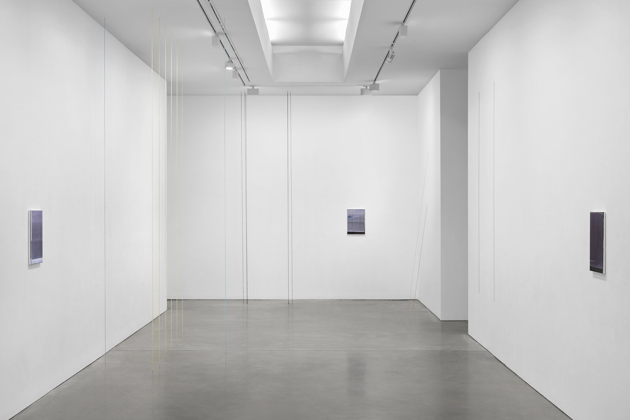 Installation View of 'Phase' with Marieta Chirulescu and Fred Sandback at Galerie Thomas Schulte, Berlin, 2026 © The Artists, Image Courtesy Galerie Thomas Schulte, Photography by Graysc